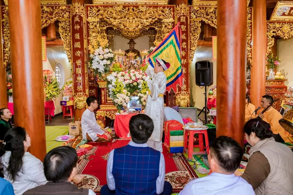 Không thu hồi đất, không chuyển đổi mục đích sử dụng đất, không giao đất, vẫn xây đền Không thu hồi đất, không chuyển đổi mục đích sử dụng đất, không giao đất, vẫn xây đền