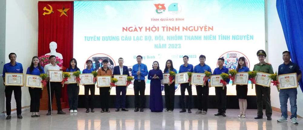 Tuyên dương các hội nhóm thanh niên tình nguyện xuất sắc năm 2023
