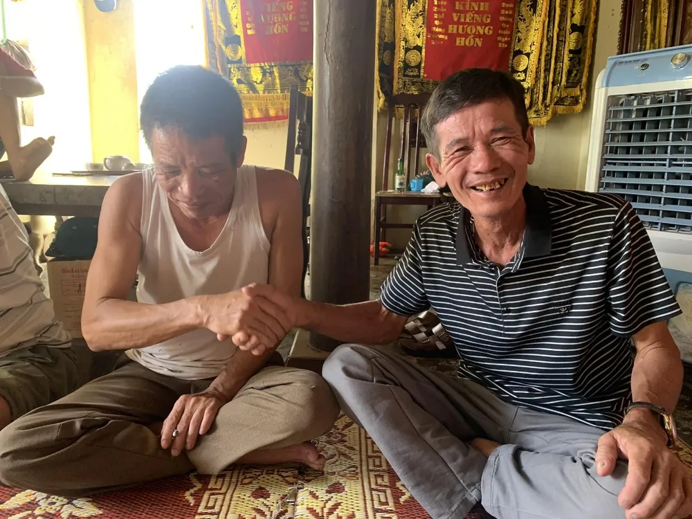 Ông Phong về với gia đình ở quê