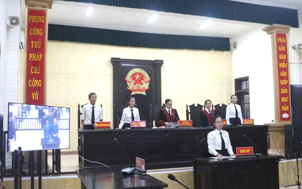 Quảng Trị: Nữ sinh 2005 cùng đồng phạm lãnh án chung thân vì vận chuyển gần 30kg ma túy 