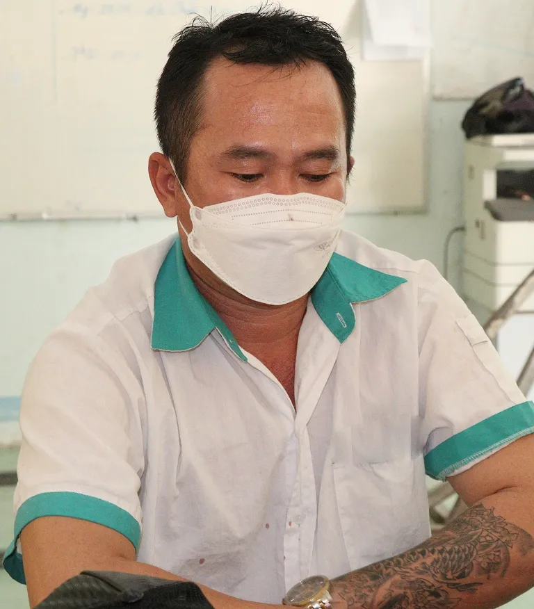 Bênh vợ, chồng dùng kéo đâm chết người ảnh 1