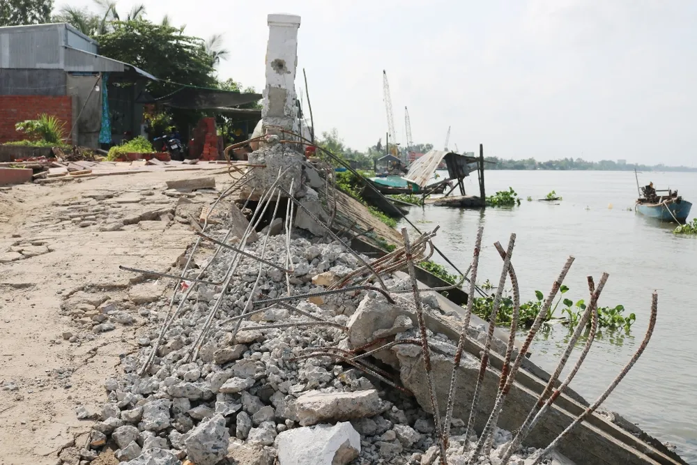 Đồng Tháp: Kè chống xói lở liên tục... sạt lở ảnh 1