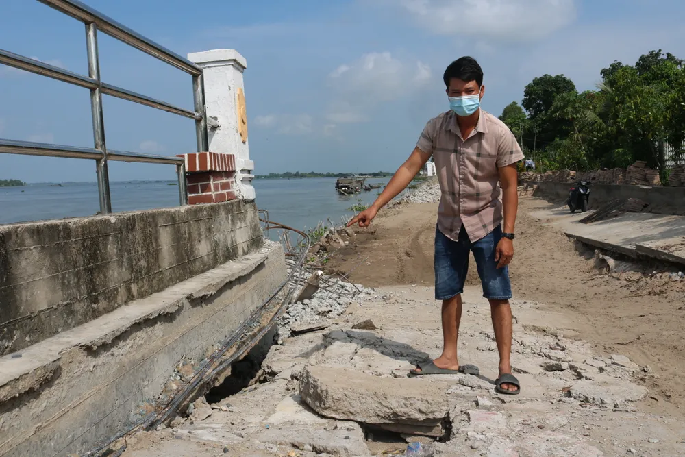 Đồng Tháp: Kè chống xói lở liên tục... sạt lở