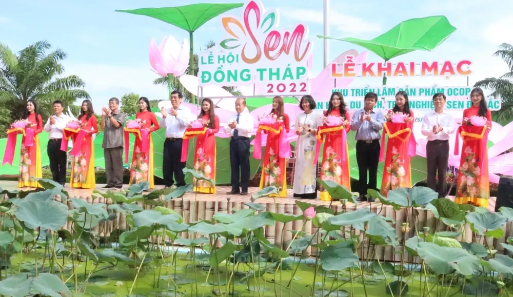 Đồng Tháp: Khai mạc triển lãm sản phẩm OCOP, văn hóa - du lịch ảnh 1