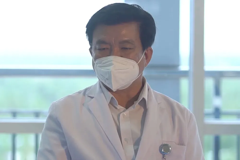 Khởi tố, bắt giam Giám đốc Bệnh viện Đa khoa tỉnh Vĩnh Long do liên quan đến vụ Việt Á ảnh 1