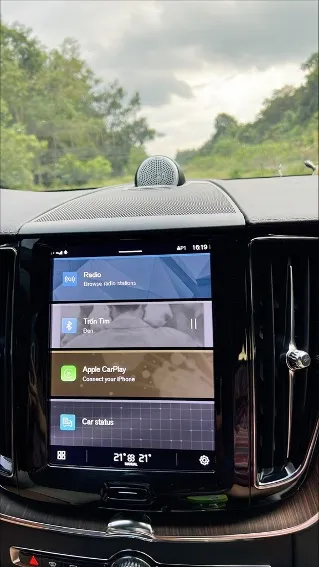 Bỏ hơn 2 tỷ đồng mua xe sang, khách hàng 'mòn mỏi' chờ hệ điều hành ảnh 1