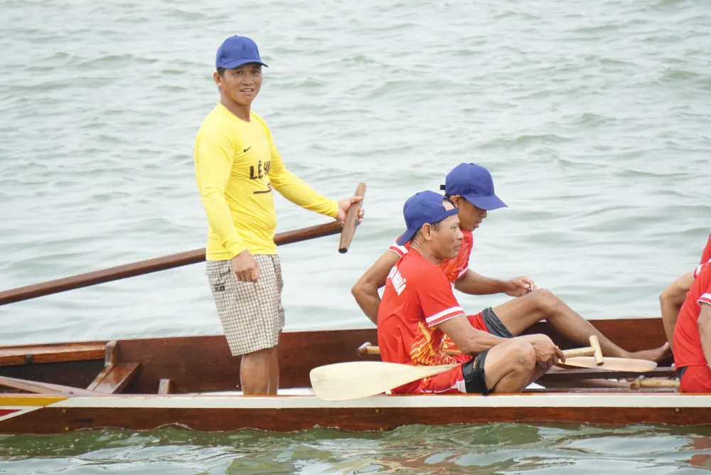 Các vận động viên chuẩn bị trước khi vào trận đua chính thức