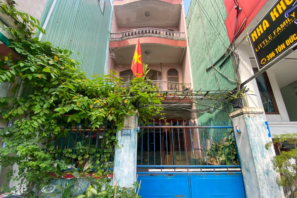 Trên địa bàn quận Liên Chiểu có 2 nhà, đất được UBND TP Đà Nẵng giao quản lý gồm số 398 Tôn Đức Thắng và 520 Nguyễn Lương Bằng. Trong đó, số nhà 398 Tôn Đức Thắng sẽ được chuyển đổi công năng làm nơi sinh hoạt cộng đồng khu dân cư Hòa Mỹ