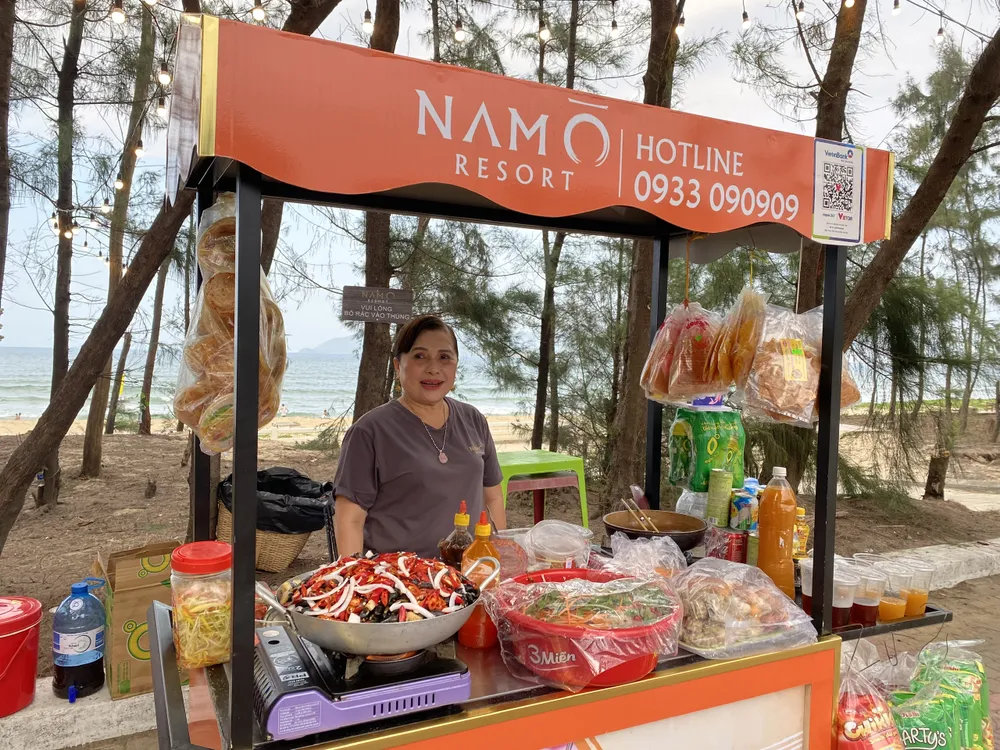 Phố ăn vặt Nam Ô sẽ hoạt động từ 18 đến 23 giờ hằng ngày. Ảnh: PHẠM NGA