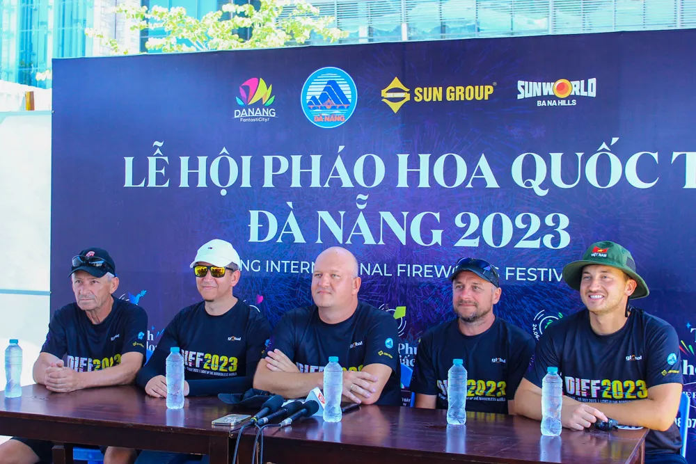 Đêm thi 24-6 với chủ đề “Vũ điệu của thiên nhiên” sẽ là đêm cuối cùng để ban giám khảo chọn ra 2 đội bắn xuất sắc bước vào trận chung kết