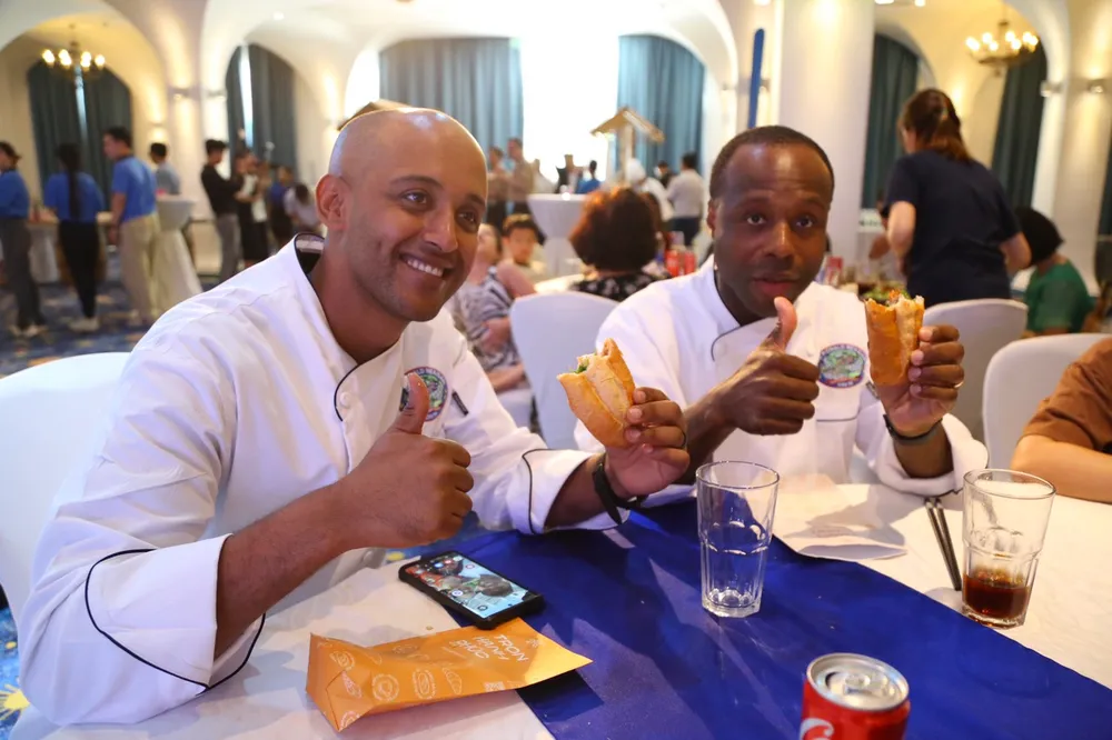 Món bánh mì gây ấn tượng với các thủy thủ người Mỹ