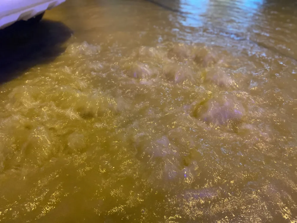 Hệ thống thoát nước bị tê liệt do lượng mưa quá lớn