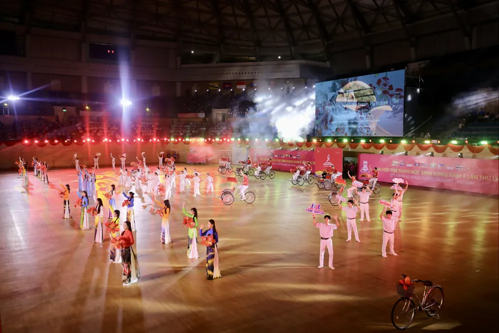 Nghệ thuật khai mạc - 1.JPG