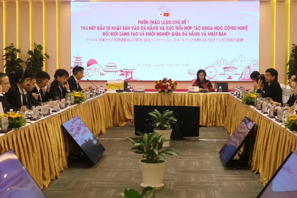 Quang cảnh hội nghị