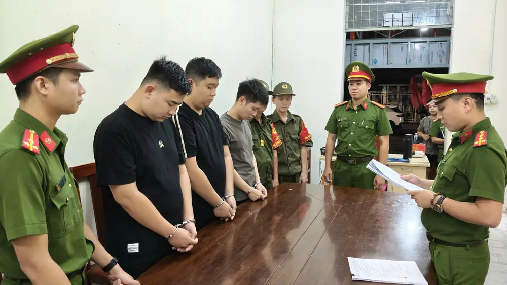 Công an TP Đà Nẵng khởi tố 3 đối tượng sử dụng mạng máy tính, mạng viễn thông, phương tiện điện tử thực hiện hành vi chiếm đoạt tài sản