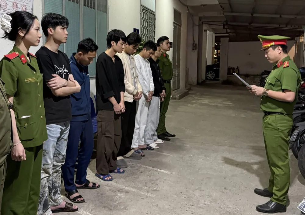 Các đối tượng tại cơ quan điều tra. Ảnh: CACC