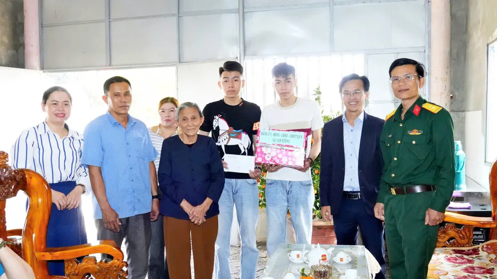 anh em song sinh.jpg