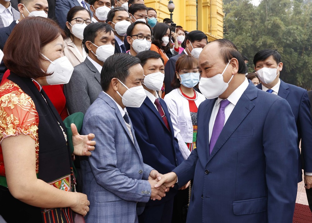 國家主席會見醫療幹部代表