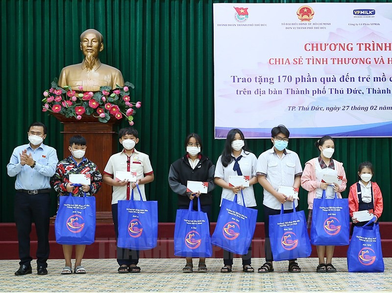 守德市輔助受疫影響少兒