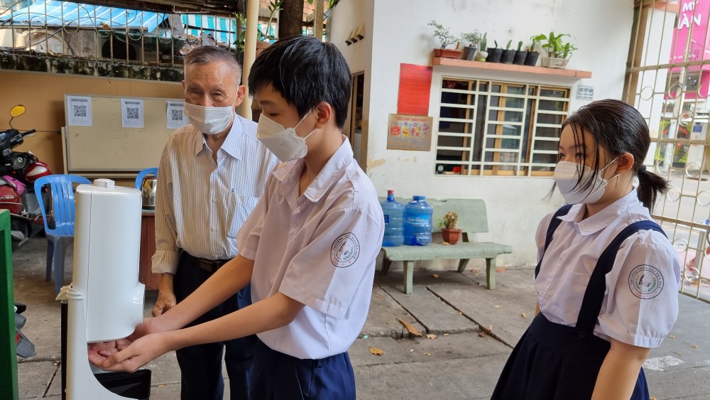 啟秀華文中心學生返校復課