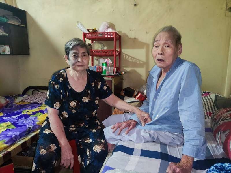 古志祥-李梅夫婦年事已高病痛多。