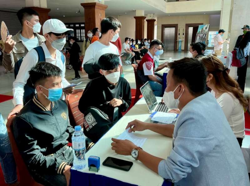 勞動者參加就業交易平台活動。