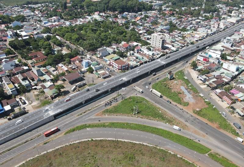 １號國道油曳高架橋通車