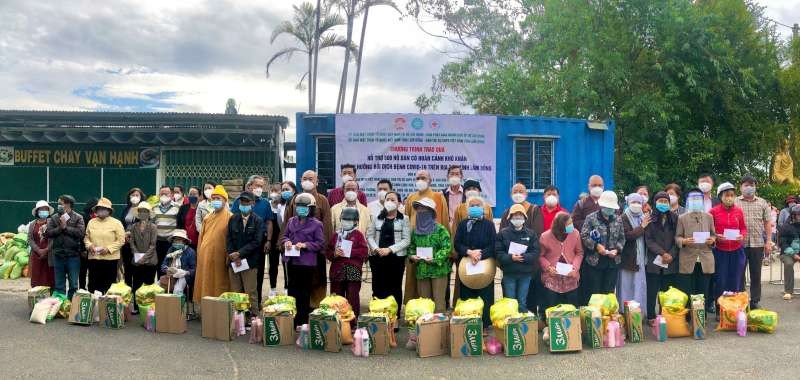 　　本市慈善團向林同省 貧困同胞送暖。