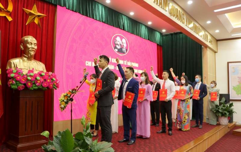 在 FDI 企業接納黨員及成立黨支部