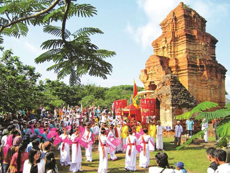 平順省占婆族的卡特傳統盛會。