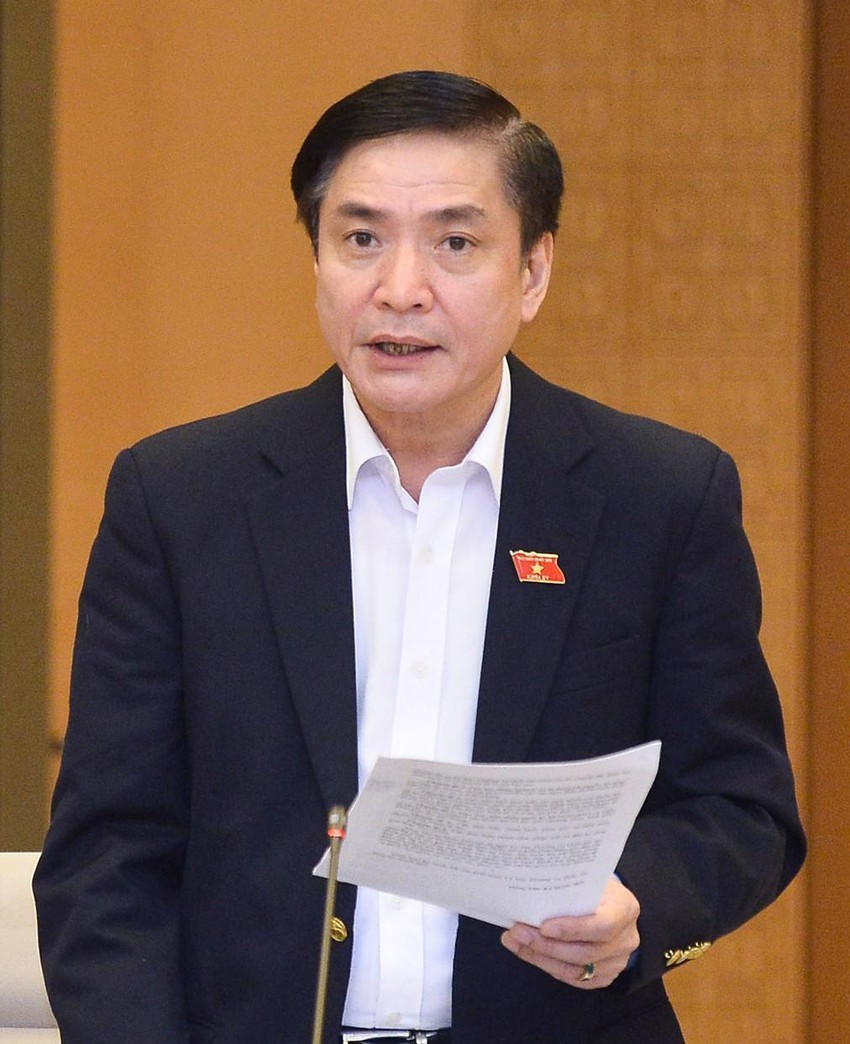 國會秘書長裴文強：“政府擬將 胡志明市環市三路投資主張提交國會 審批。”