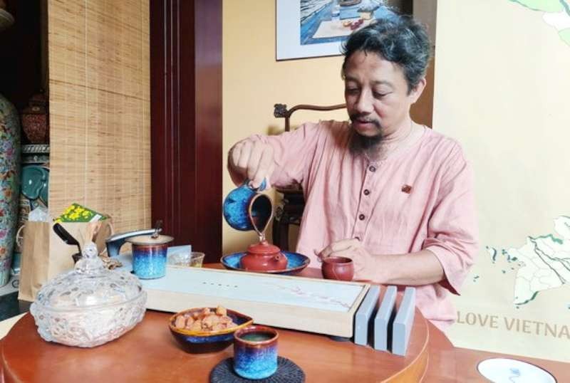 茶藝師阮玉俊希望向社群推廣越南茶文化。