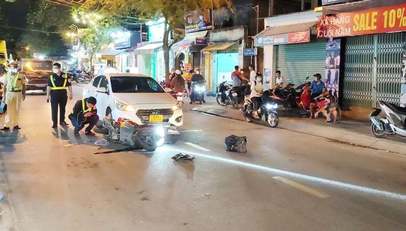 由受害者追趕劫匪所致的交通事故現場。