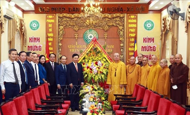 政府常務副總理范平明祝賀佛誕大典