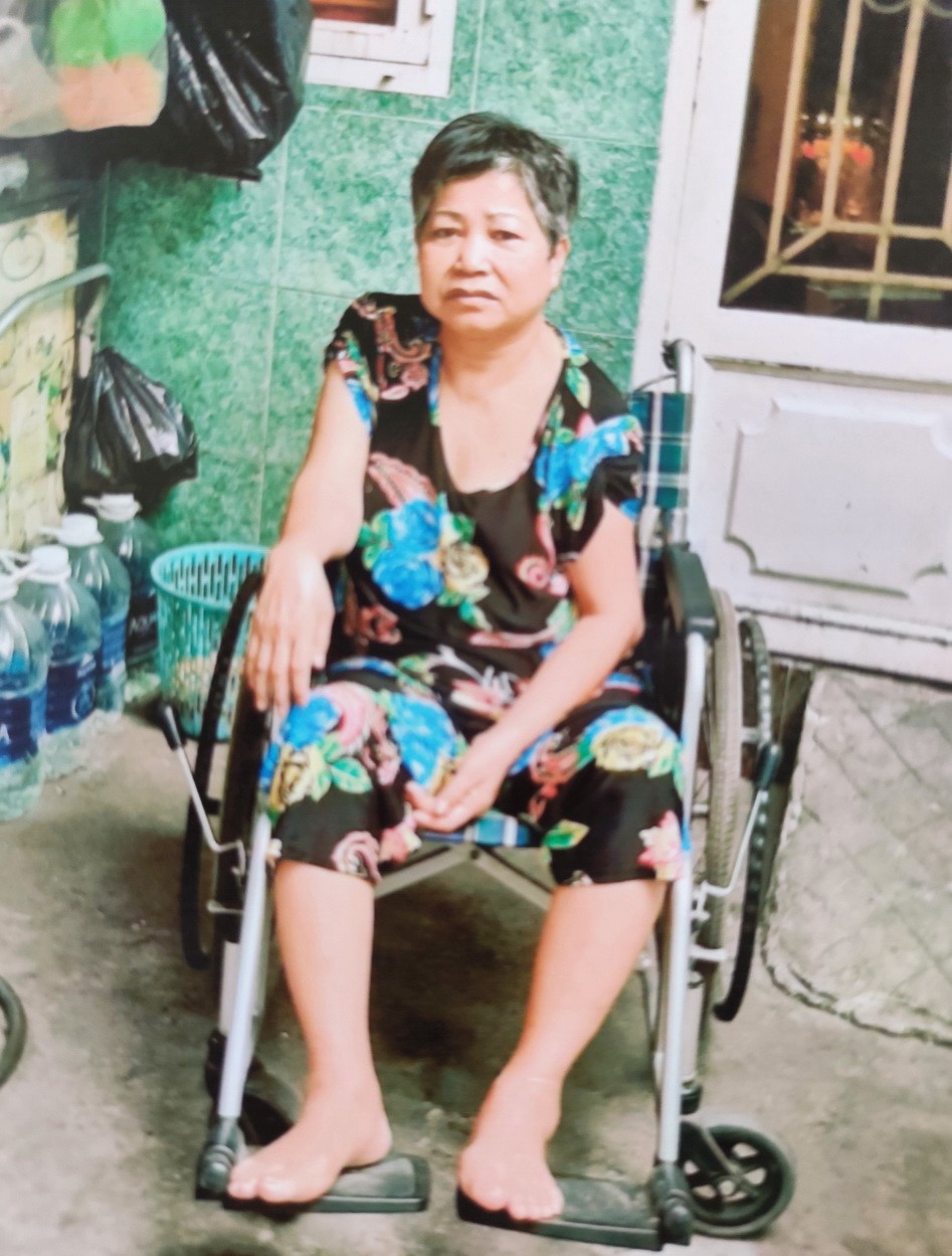 名氏蓉病重導致不良於行。