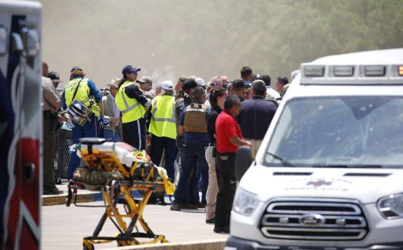 18歲槍手拉莫斯闖入學校大開殺戒，目前確認21死，包括19名學童，犯案動機不明。 美聯社