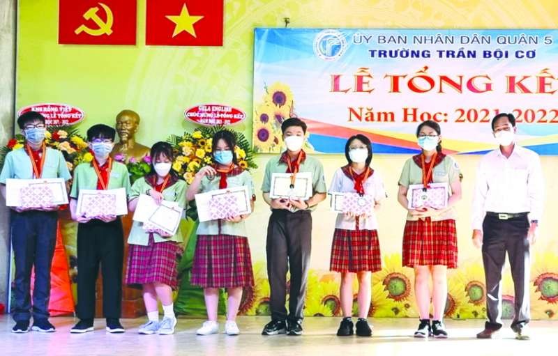 陳佩姬學校學生成績可嘉