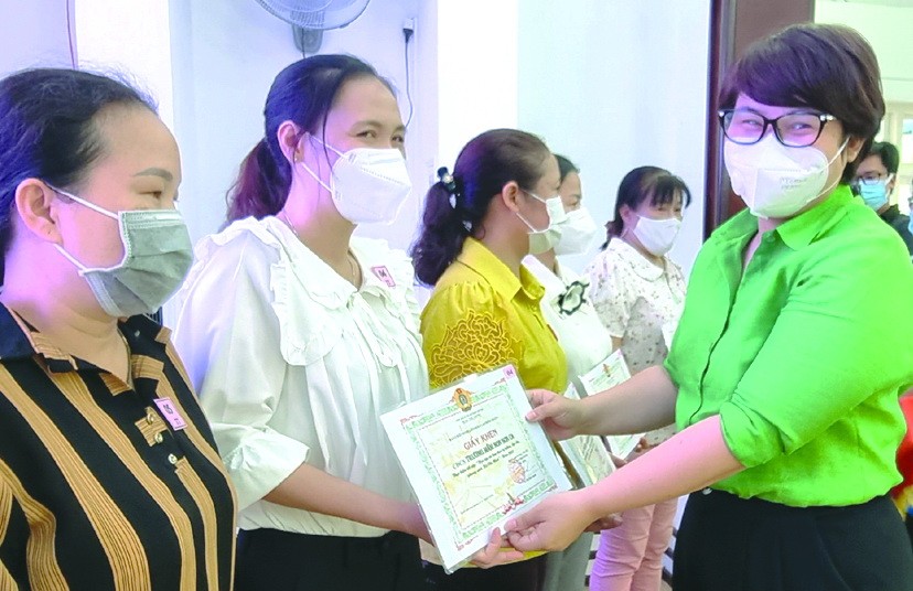 上百勞動者捐血及獲“好人好事”稱號