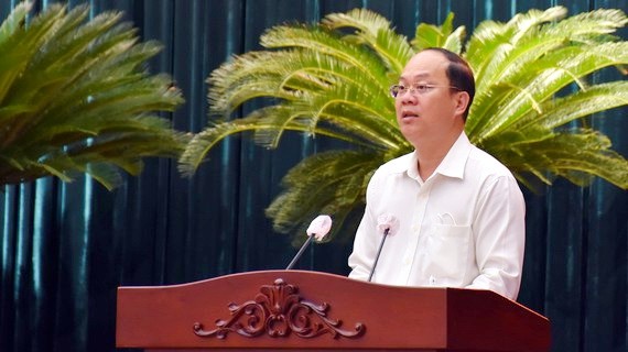 市委副書記阮胡海主持會議。