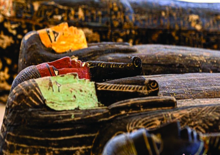 埃及出土250具2500多年前彩繪木棺