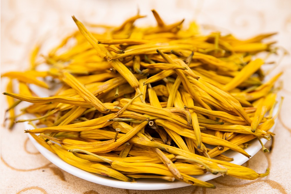 乾燥金針花。