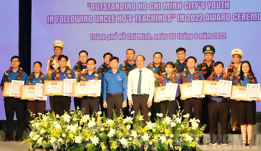 254 名遵循胡伯伯教導青年獲表彰