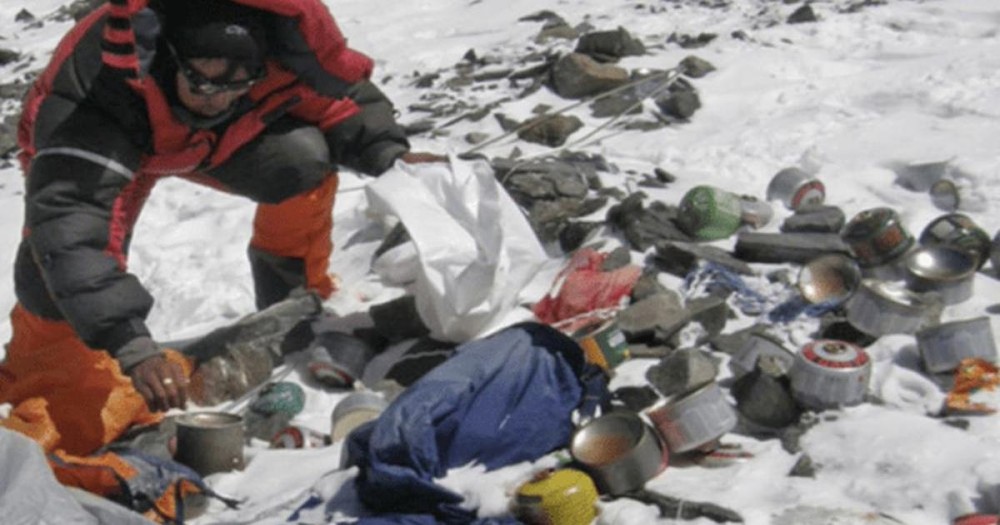 世界 4 座高峰清理超 33 噸廢棄物