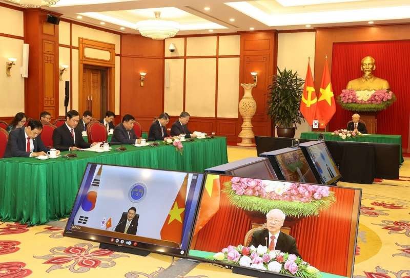 黨中央總書記阮富仲與韓國總統 尹錫悅舉行會談。