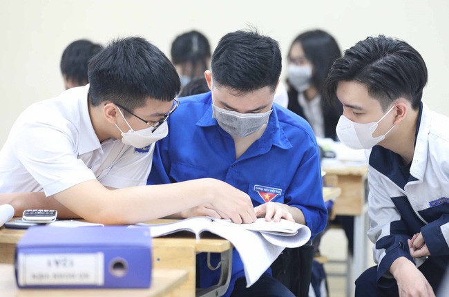 著力加強校園文化建設，營造健康的學習環境。