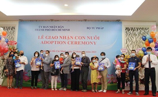 收養孩子一事須向國家權力機關登記才被視為合法。