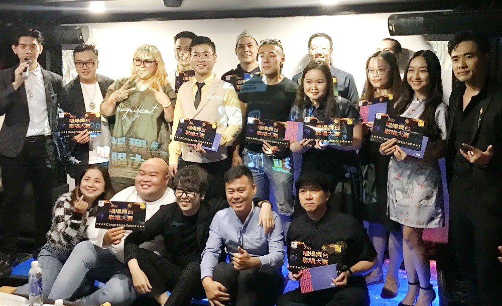 進入半決賽的考生與組委會合照。