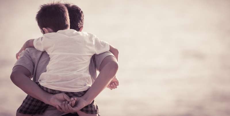 大聲對父親說“我愛你“