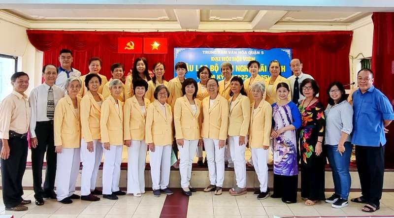 長青文藝俱樂部發揮民族文藝特色