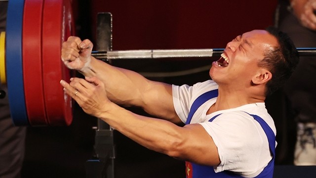 越南舉重運動員黎文功